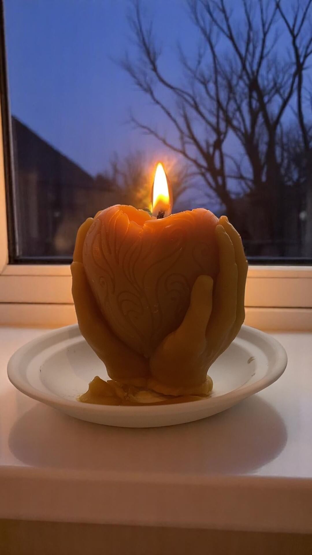 Handmade Beeswax Heart in Hands Candle - Mêl Llŷn