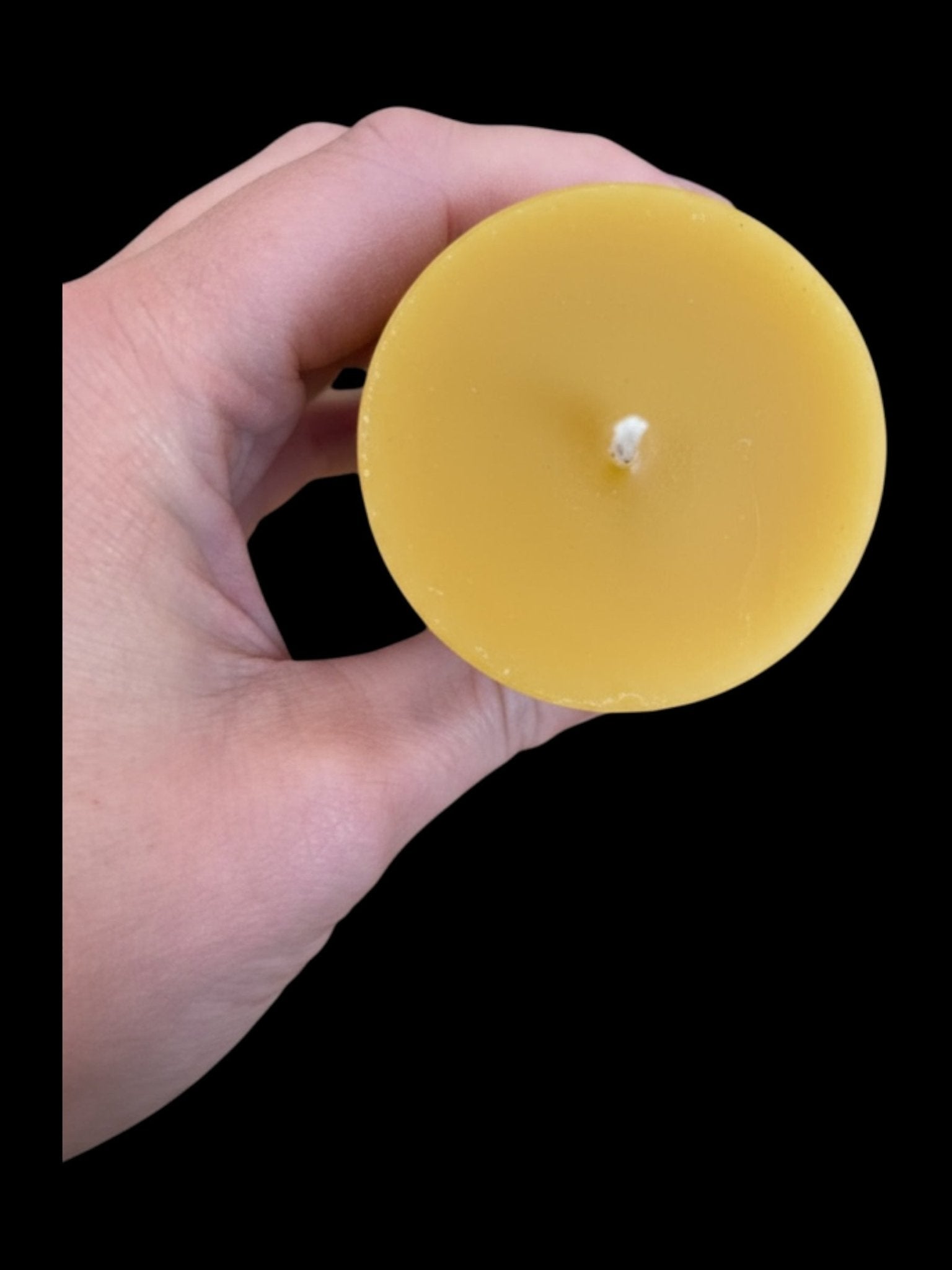 130g Traditional Christmas Scene Beeswax Candle – 19 Hour Burn - Non - Toxic - Mêl Llŷn