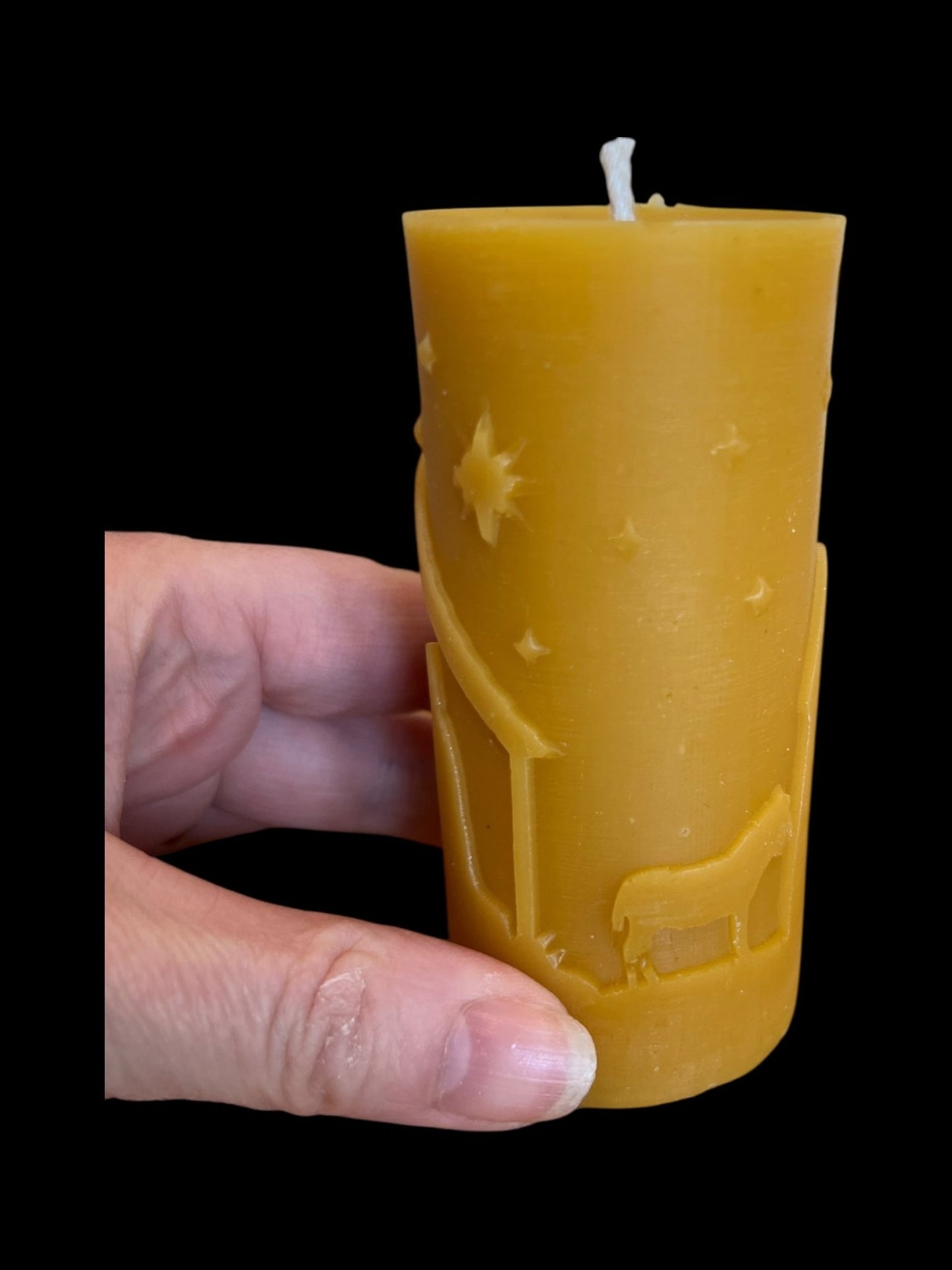 130g Traditional Christmas Scene Beeswax Candle – 19 Hour Burn - Non - Toxic - Mêl Llŷn