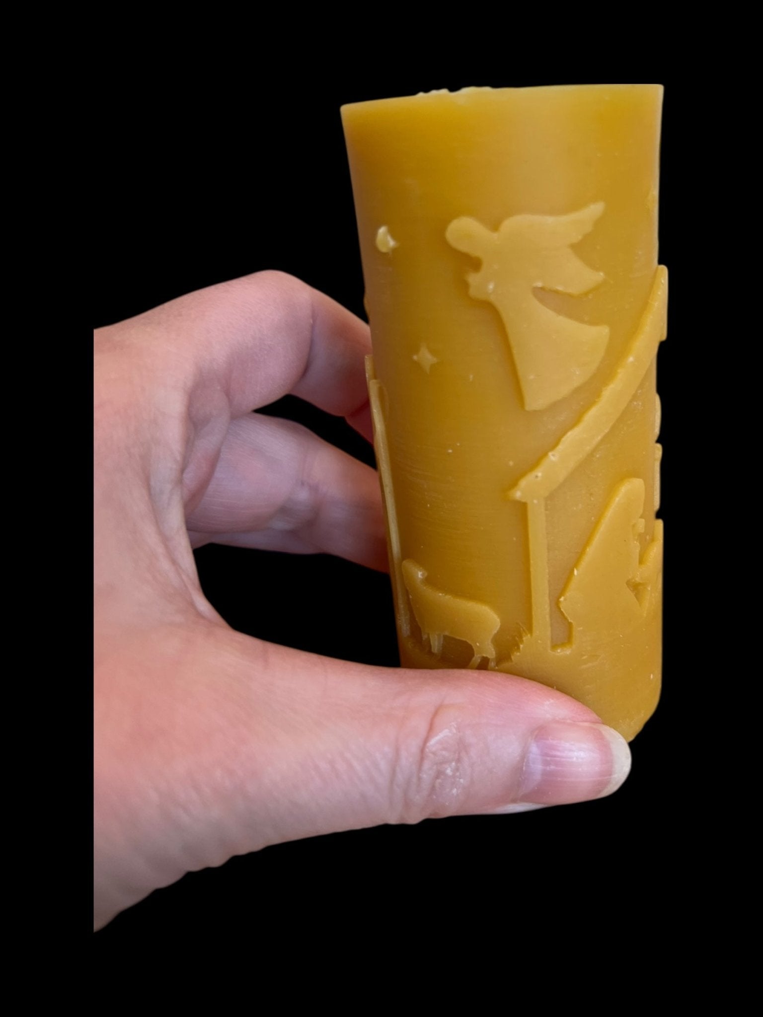 130g Traditional Christmas Scene Beeswax Candle – 19 Hour Burn - Non - Toxic - Mêl Llŷn