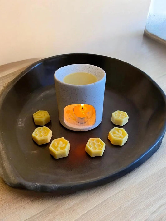 Wax Melts made with British Beeswax and Coconut Oil and Lavender Essential Oil (Pack of 6) - Mêl Llŷn